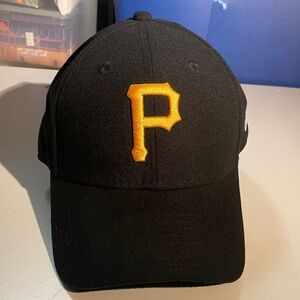 Pittsburgh Pirates MLB Men’s Pinch Hitter Black and Gold Adjustable Hat Cap